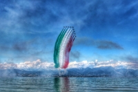Le Frecce tricolori sul lago di Garda: Ali su Desenzano 