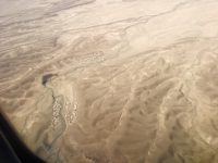 Villaggi tra le montagne dell'Afghanistan ripresi dall'aereo