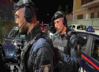 Blindati ‘’Lince’’ e unità speciali a caccia di malfattori a Roma