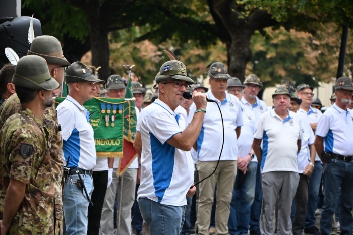 Pinerolo abbraccia gli Alpini